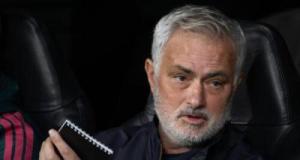 VIDEO - Real Madrid : la provocation dingue de Mourinho vers le banc du Barça au coup de sifflet final