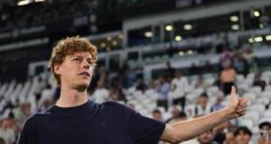 Tennis : Jannik Sinner se confie sur Carlos Alcaraz et révèle un souvenir douloureux