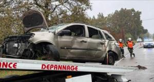 Dans un virage, sur une chaussée mouillée, elle perd le contrôle de son véhicule, emporte une clôture en béton avant de terminer sa course dans le fossé