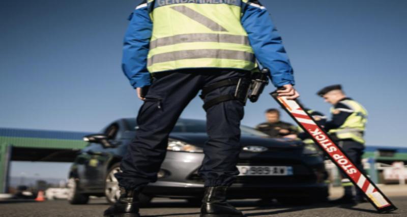 La BAC voulait contrôler et arrêter une Audi volée, elle s'est retrouvée sous une pluie de projectiles ‎