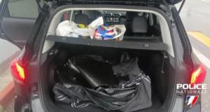 Ils voulaient passer en Angleterre dans un coffre de voiture dissimulés dans des sacs de sport, le tribunal leur a offert une autre destination