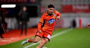 Ligue 2 : le bijou de Mathys Houdayer qui offre la victoire à Laval face à Boulogne