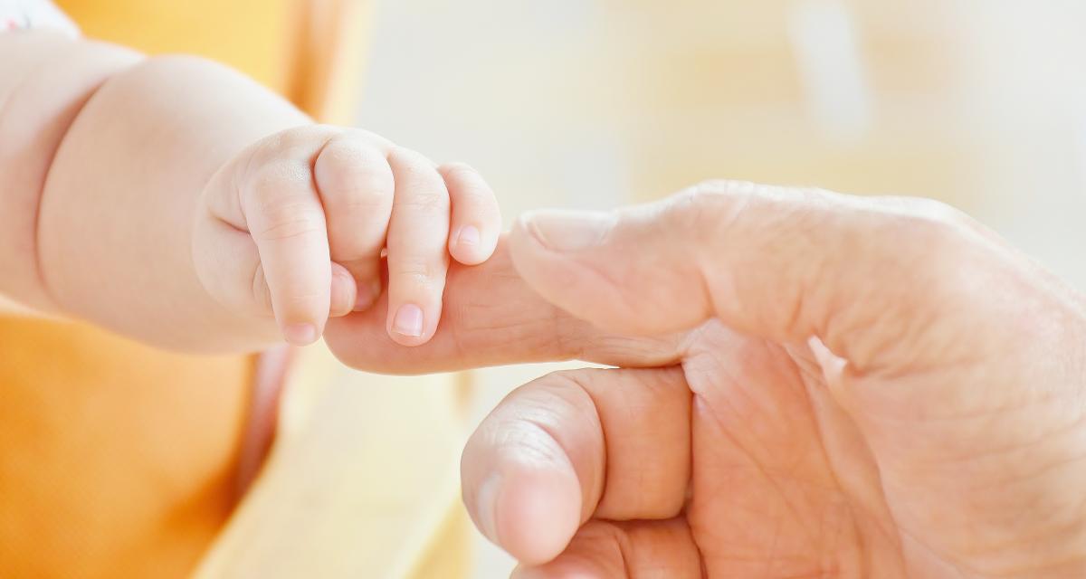 Un nombre de naissances « historiquement bas » : pourquoi les Français ne font plus d’enfants ?