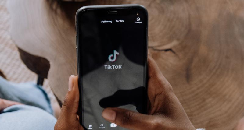 Une puissance hypnotique jamais vue : TikTok est-il devenu une drogue pour nos enfants ? - TikTok agit comme la drogue sur le cerveau