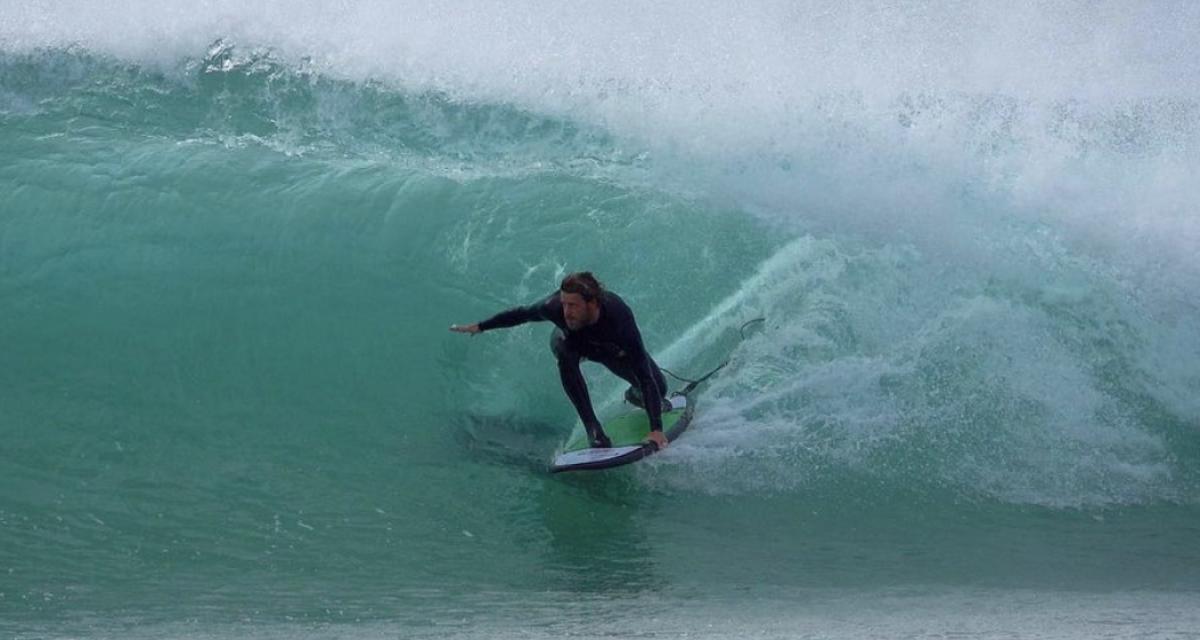 Et si vous appreniez le surf en famille avec un champion du monde ?