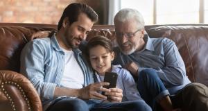Grands-parents 2.0 : la technologie est sûrement le meilleur allié des grands-parents de demain