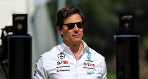 Mercedes retrouve des couleurs, Toto Wolff pense attirer un champion du monde