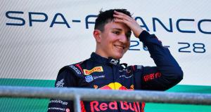 Isack Hadjar reçoit les louanges de Max Verstappen et Christian Horner