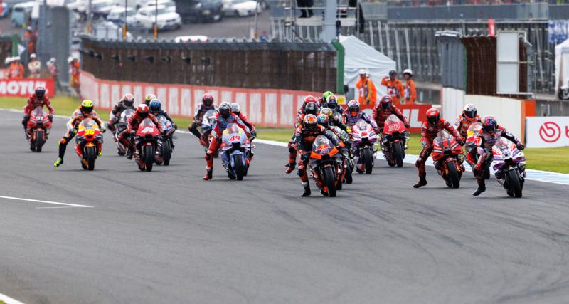  - Vidéo - Francesco Bagnaia se jette à la première place, le départ du GP du Japon de MotoGP