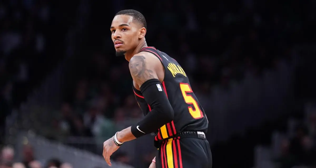 Atlanta Hawks : Dejounte Murray pète un plomb et se retrouve tête contre tête avec l'arbitre 