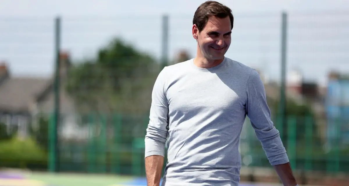 Tennis : gros buzz, une statue de Roger Federer nu vendu pour une somme folle