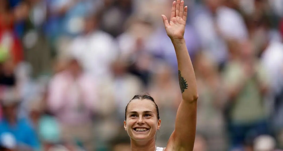 Wimbledon : Sabalenka file en demi-finale et poursuit une saison de rêve en Majeur 