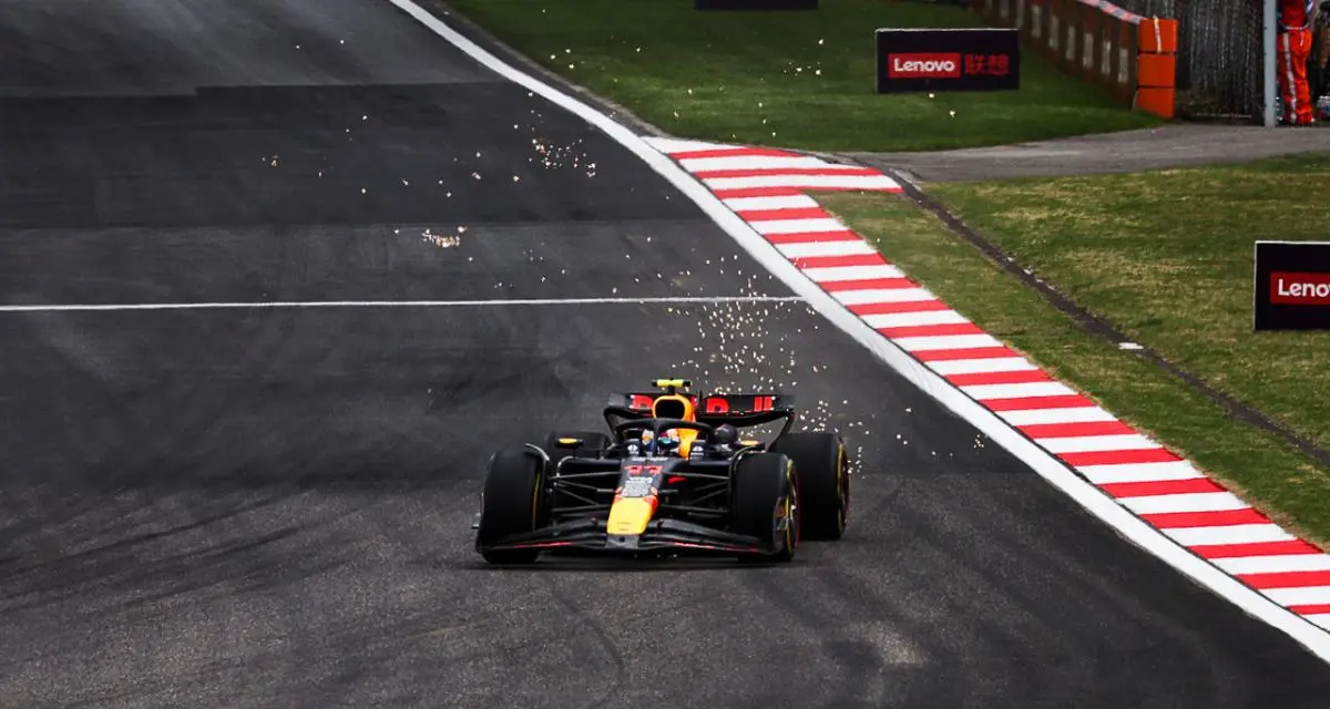 VIDEO - F1 : incroyable, la piste du GP de Chine prend feu et perturbe les qualifications