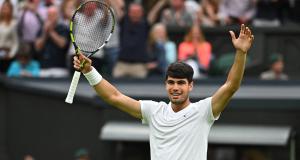Wimbledon : Carlos Alcaraz s’est inspiré des plus grands pour sa célébration contre Frances Tiafoe