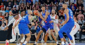 Jeux Olympiques : l’équipe de France de basket réussit son entrée en lice face au Brésil