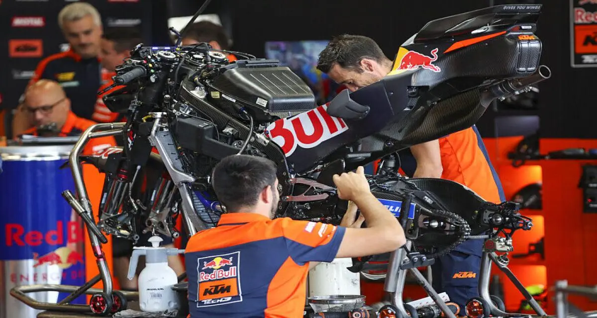 MotoGP : KTM sort du silence après une crise moteur dévastatrice