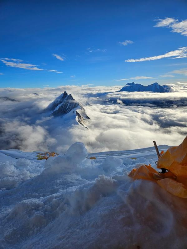 Nos aventuriers s'acclimatent et atteignent les 6300m - Une nuit à 6 300m 