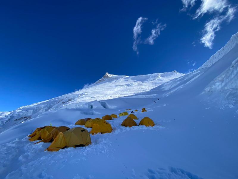 Nos aventuriers s'acclimatent et atteignent les 6300m - Une nuit à 6 300m 