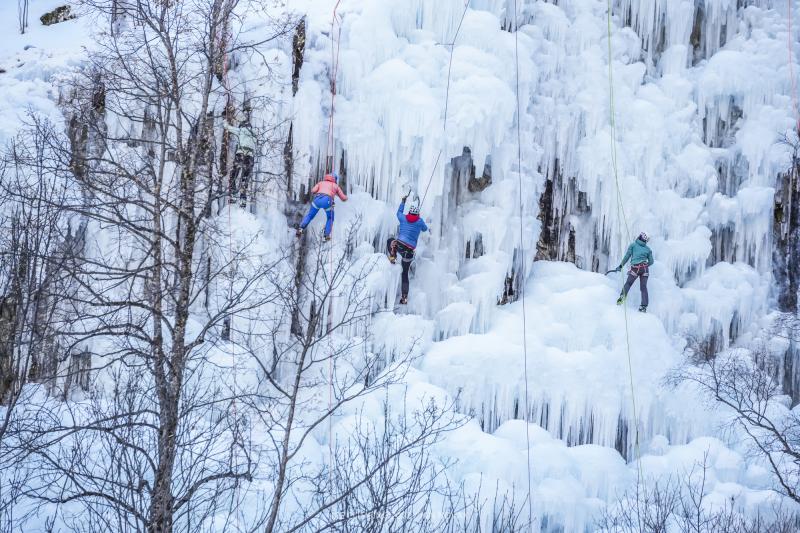 Les 5 bonnes raisons de ne pas louper l'Ice Climbing - Les glaciéristes en quête de sensations