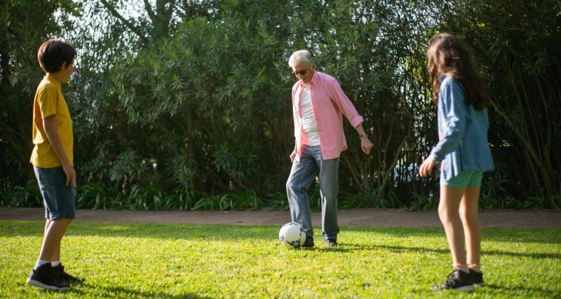 Jeux à faire en famille en extérieur : 15 activités pour s’amuser 