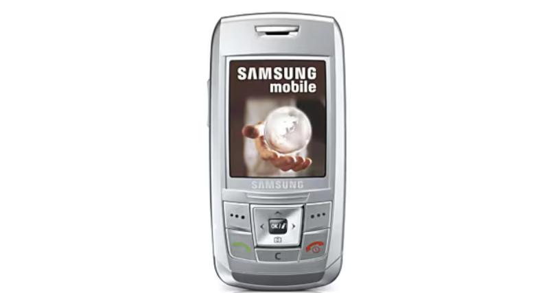 Le top 10 des téléphones des années 2000 va vous étonner - 7. Samsung E250