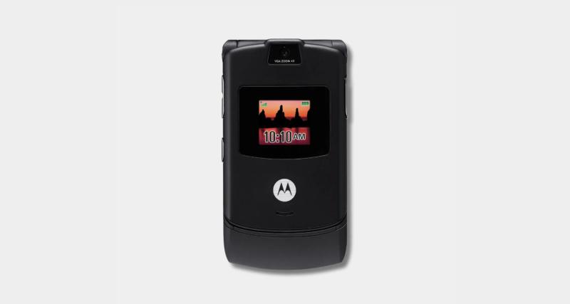 Le top 10 des téléphones des années 2000 va vous étonner - 4. Motorola RAZR V3i