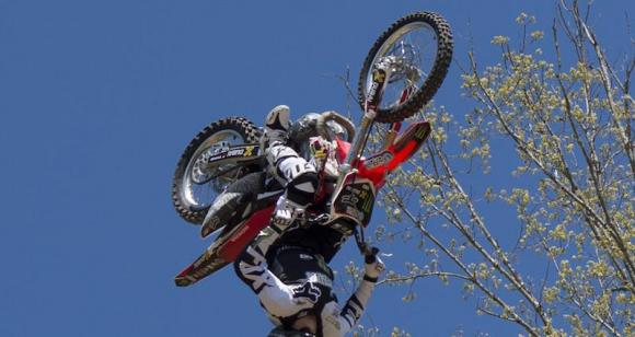  - Record : un Triple Backflip en motocross ! 