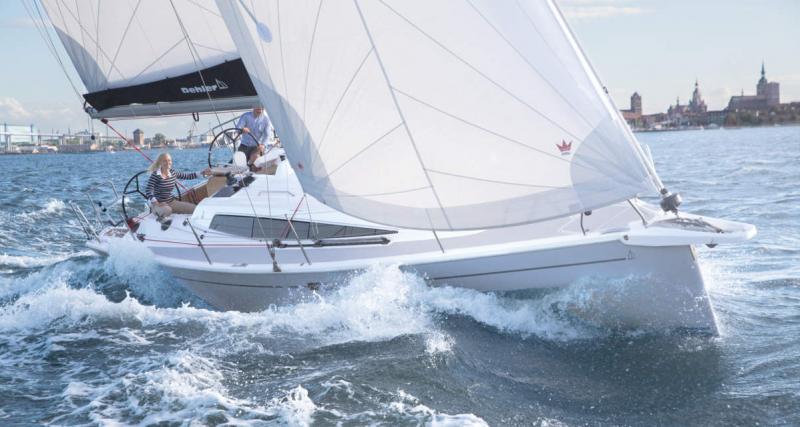 Voile : belle montée en gamme des nouveautés 2017 - Le cockpit du splendide CNB76