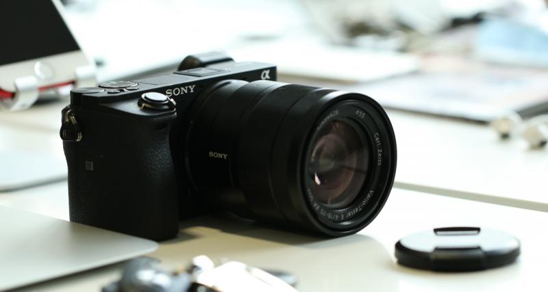 Sony Alpha - test, prix, date de sortie et fiches techniques - Test Sony A6500 : un hybride extrêmement réactif à l'ergonomie perfectible