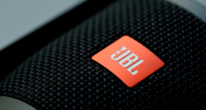 [TEST] JBL Pulse 3 : la meilleure des enceintes Bluetooth son et lumière ? - Un son puissant...