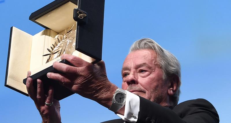  - Festival de Cannes : quelle montre portait Alain Delon lors de la remise de sa Palme d’honneur ?