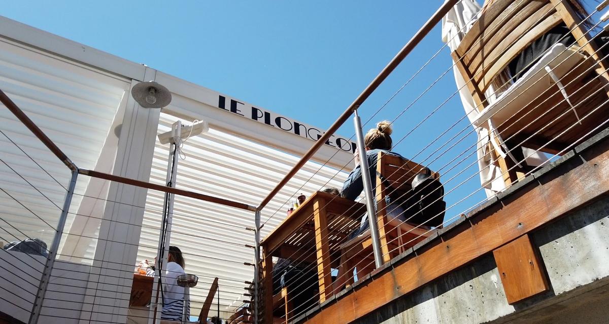 Le Plongeoir : un restaurant perché sur les rochers