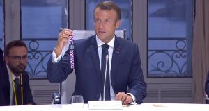 Awake, la marque de montres éco-responsable signe une édition limitée pour le G7 - Emmanuel Macron à propos de la montre Awake G7 : "C'est l'illustration de ce que nous voulons faire"