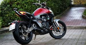 Essai Ducati Streetfighter V4 S : docilement brutale - Ducati Streetfighter V4 S