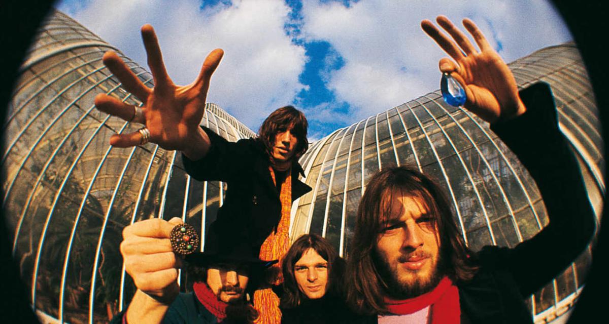 Pink Floyd en 1969, à Kew Gardens. De gauche à droite  : Nick Mason, Roger Waters, Richard Wright et David Gilmour. 