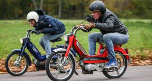 Scram 411 : le crossover par Royal Enfield - Peugeot 103 : 2 temps, parfum d’antan