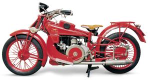 Suzuki Katana « Royal Serie Lucky Katana » by Lucky Cat Garage X Royal Vintage - Le musée Moto Guzzi, passion centenaire