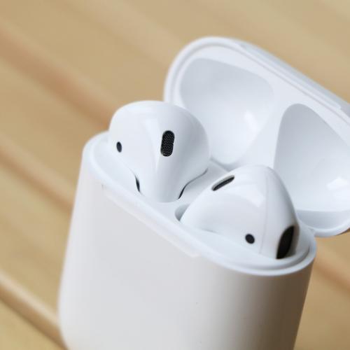 AirPods - unboxing des écouteurs bluetooth d'Apple