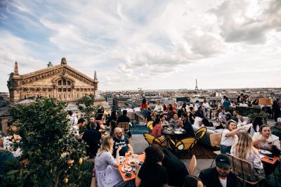 Créatures, le nouveau resto végétarien qui offre la plus belle vue de Paris